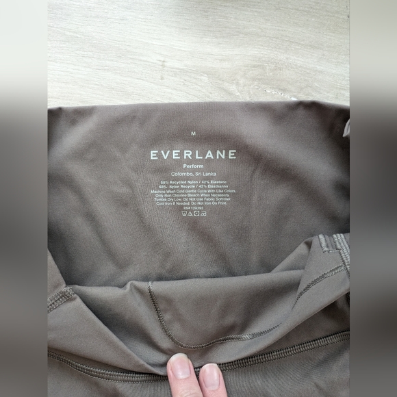 Everlane Perform legging (with pockets) - Picture 5 of 7